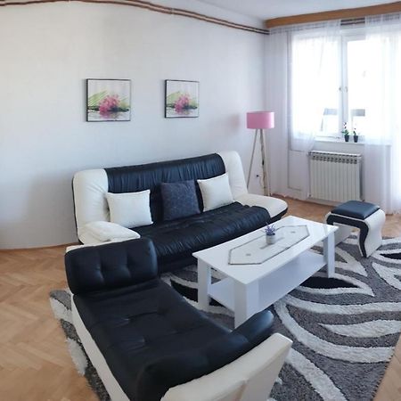 Apartman Hana Sanski Most Ngoại thất bức ảnh